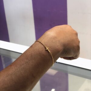 BRACELET CROIX DAME OR PLAQUE